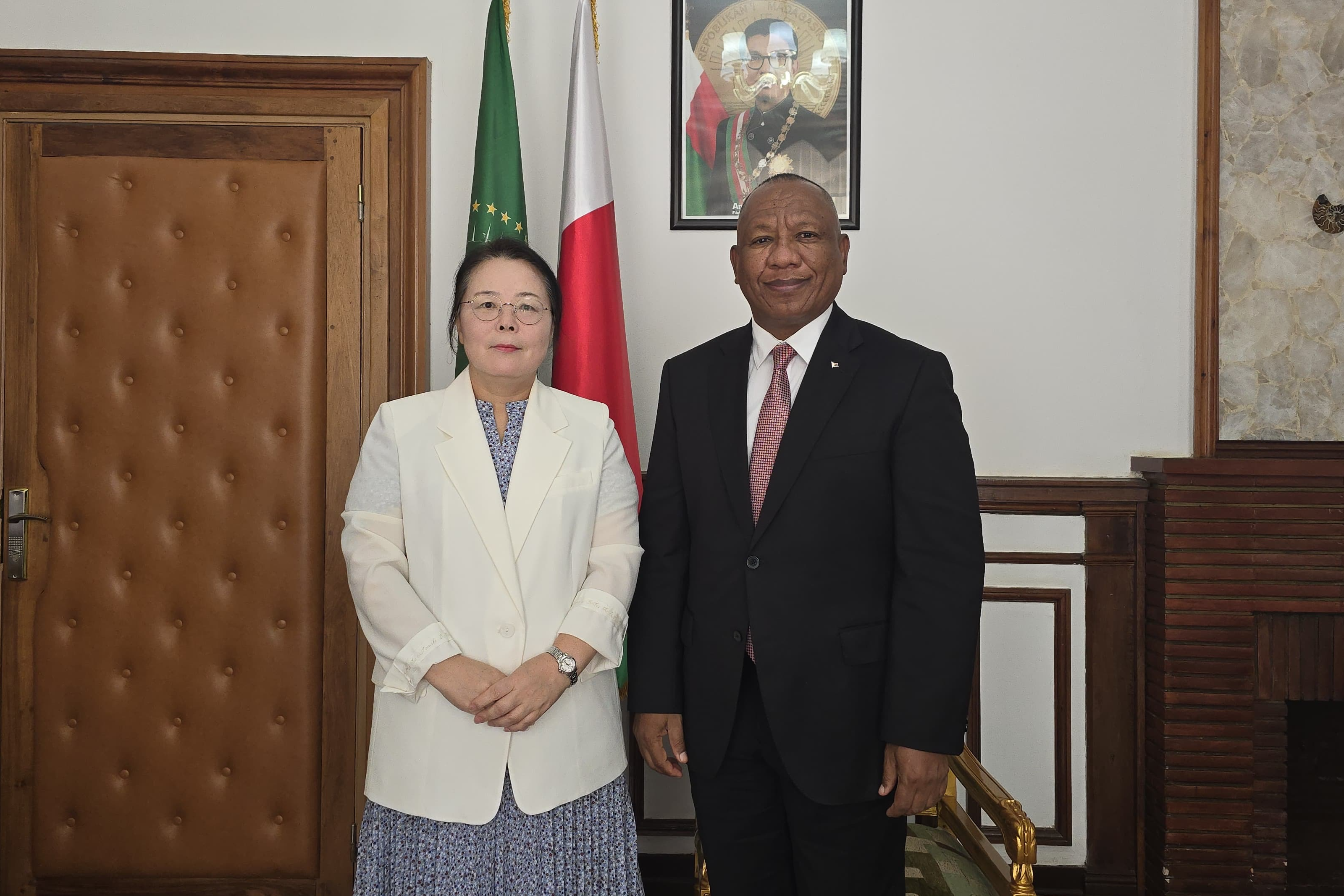 Visite de courtoisie auprès du Premier Ministre de Madagascar (le 22 janvier)